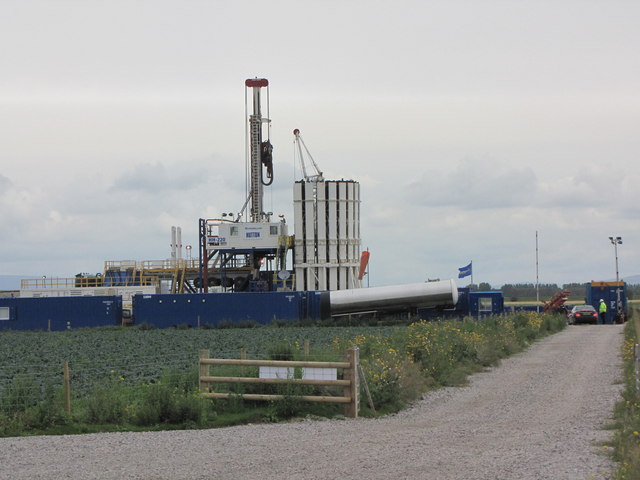 fracking site.jpg